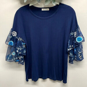 Pebble And Stone Navy Tiered Embroidered Sleeve Top M